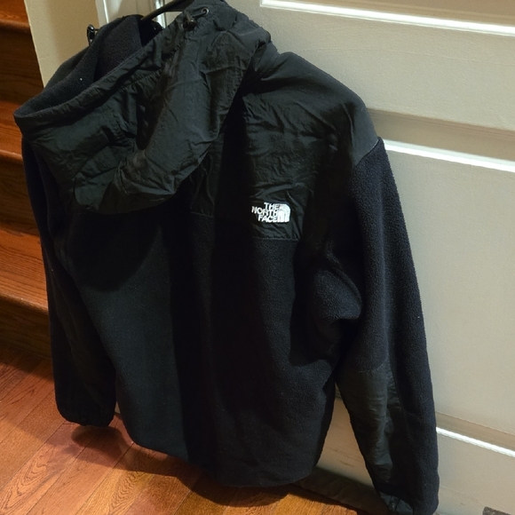 The North Face Men's Black Performance Jacket - Picture 3 of 4